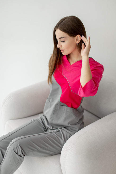 Жіночий медичний костюм 3D