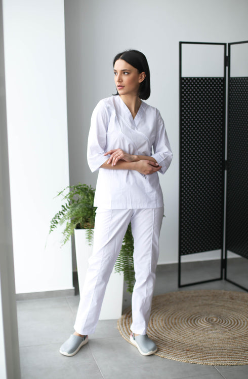 Жіночий медичний костюм 3D